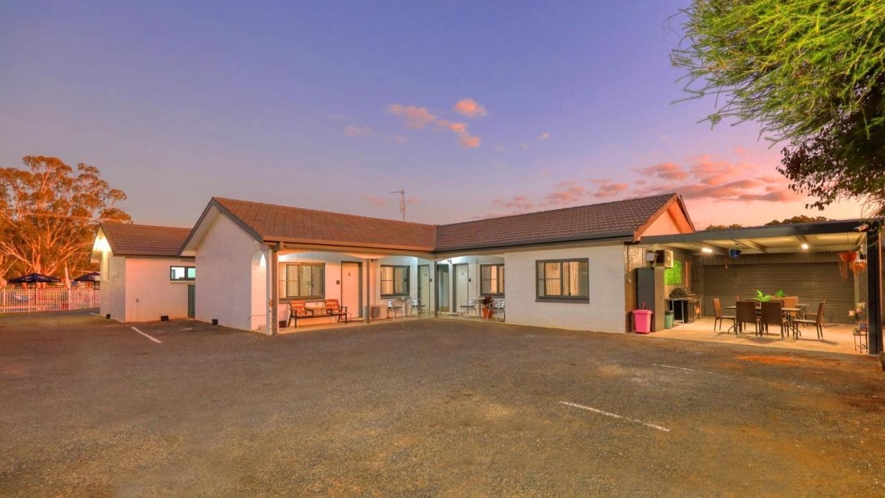 Parkes Federation Motel מראה חיצוני תמונה
